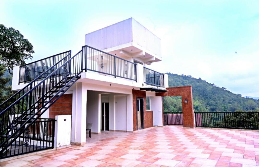 Coorg Vismaya Resort マディケーリ エクステリア 写真