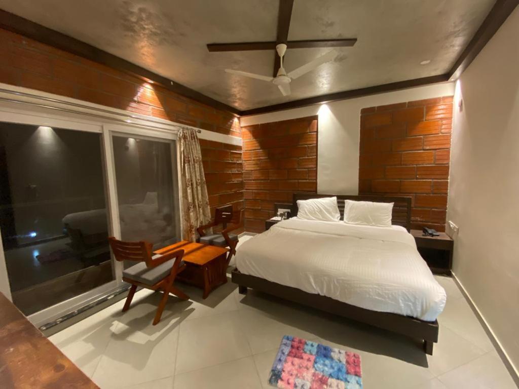 Coorg Vismaya Resort マディケーリ エクステリア 写真